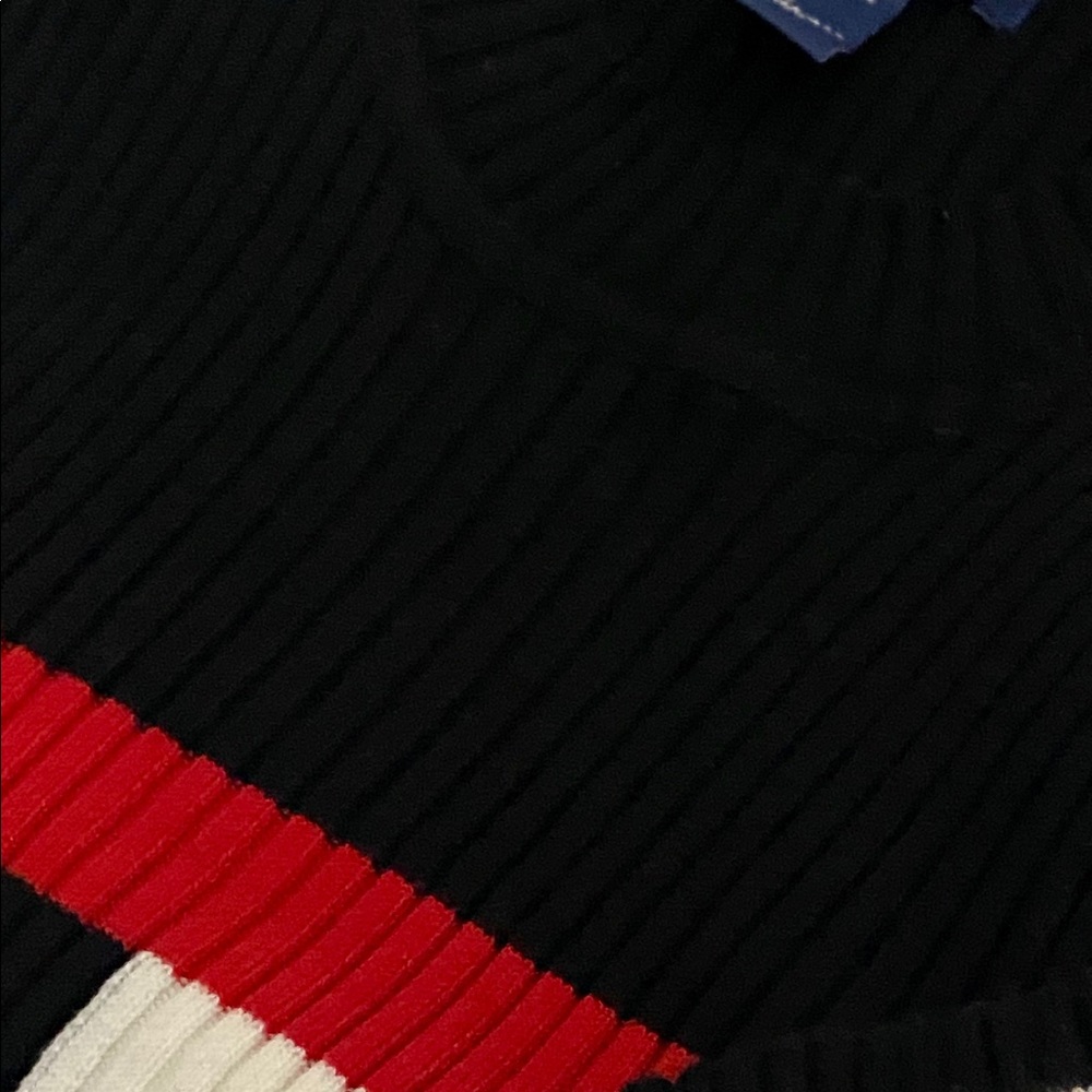 Ribbed long sleeve fitted crewneck sweater